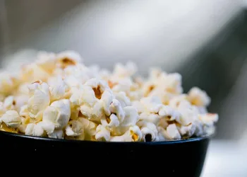 Conheça os benefícios da pipoca