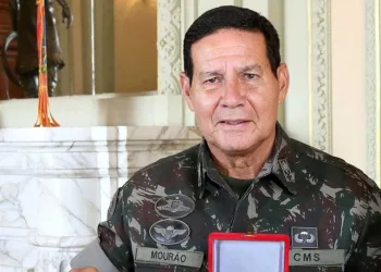 Mourão volta a criticar o 13° salário: ‘Todos saímos prejudicados’