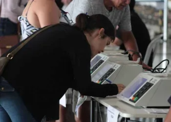 Eleitores justificam ausência na Rodoviária Interestadual