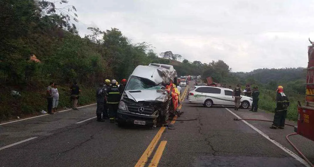 Acidente deixa seis mortos e dez feridos na BR-381, em Minas Gerais