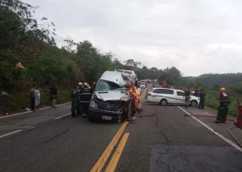 Acidente deixa seis mortos e dez feridos na BR-381, em Minas Gerais