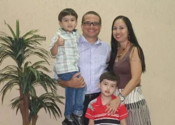 FAMILIA DESAPARECIDA DESDE DOMINGO É ENCONTRADA MORTA DENTRO DO CARRO APÓS ACIDENTE