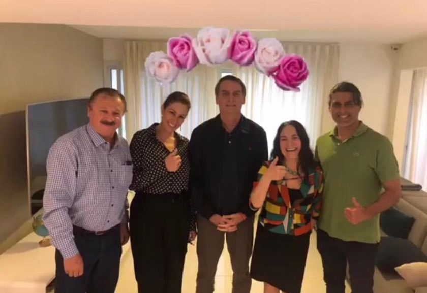 Bolsonaro recebe visita de Regina Duarte