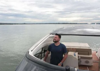 Brasilienses se aproximam do Lago: DF já é o 4º do país em número de barcos