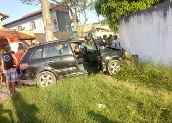MOTORISTA PASSA MAL E BATE COM O CARRO EM CAMPO GRANDE!!