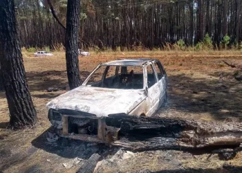 Amante é atraído para encontro e queimado vivo por casal