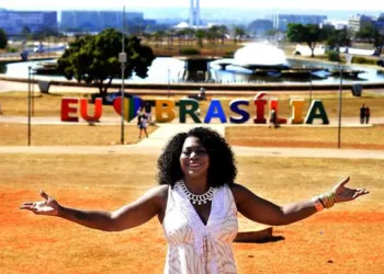 Dhi Ribeiro lança o DVD Leme da Libertação com muito samba de roda