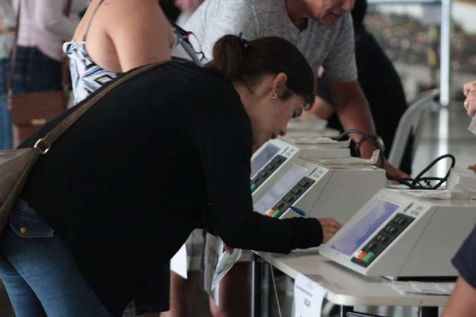 A Rodoviária Interestadual é um dos nove locais preparados para receber a justificativa de ausência do eleitor em Brasília(foto: Marília Lima/Esp.CB/DA.Press)