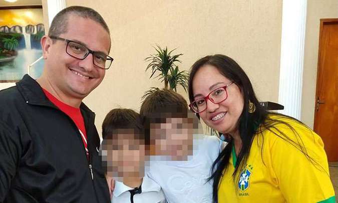 Alessandro Monare, de 37 anos, que era pastor da igreja, sua mulher Belkis da Silva, 35, e o filho Samuel da Silva Miguel Monare, 8(foto: Reproduçăo/Facebook)