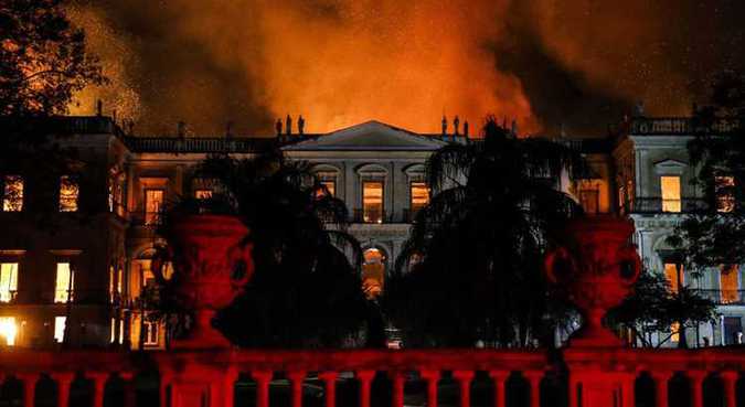 Incêndio atinge Museu Nacional do Rio de Janeiro (foto: Tânia Rego/Agência Brasil)