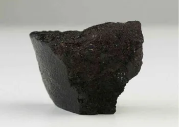 Meteorito Angra dos Reis é achado entre escombros do Museu Nacional