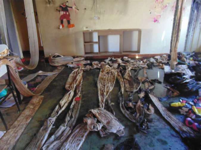 Marcas da destruiçăo da Creche Gente Inocente, que deixou 13 mortos e mais de 40 feridos (foto: Luiz Ribeiro/EM/DA Press - 10/10/17)