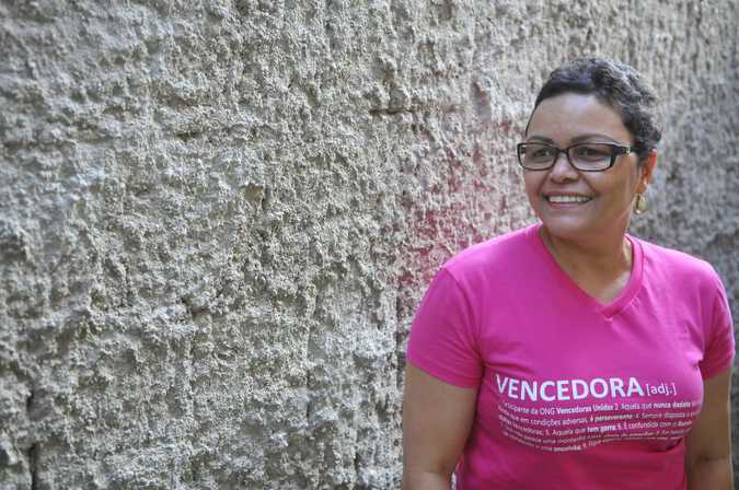 Suzana curou-se de um câncer e agora enfrenta outro: 