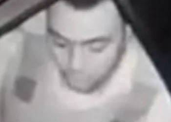 BANDIDO É PRESO APÓS METRALHAR CARRO DE POLICIAL NO RJ!!