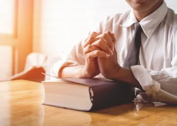 Igreja expulsa pastor que não quis apoiar Bolsonaro em cultos