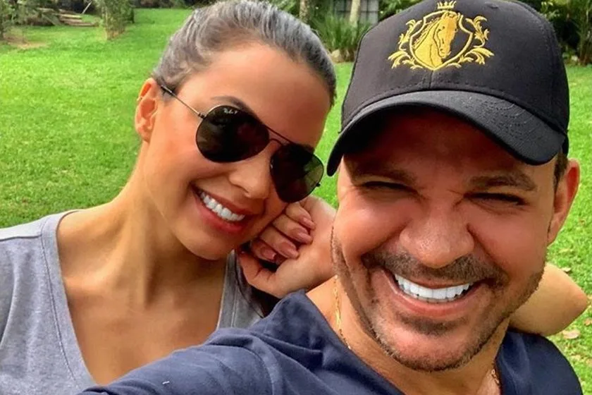 Cantor compara namorada a lagosta e é detonado: “Lixo”