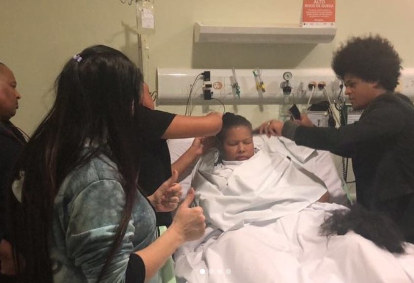 FORÇA!! Lutando contra o câncer Cantora é sedada e entubada