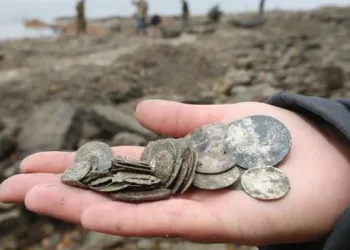 Tesouro do século XVIII é encontrado na Hungria graças a seca do Danúbio