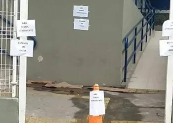 FUNCIONÁRIOS DE UPA NA ZONA OESTE EM GREVE!!