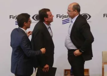 EDUARDO PAES E WILSON WITZIL QUASE SAEM NO TAPA!!