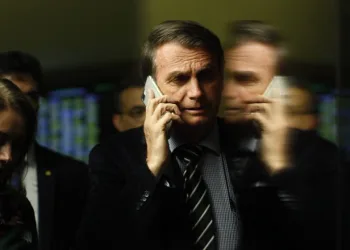 Bolsonaro diz não ter compromisso com “corruptos na cadeia”