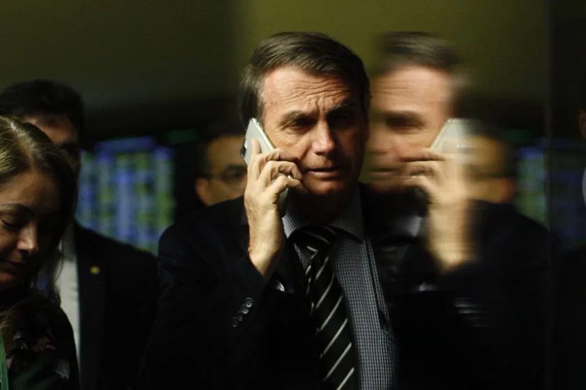 Bolsonaro diz não ter compromisso com “corruptos na cadeia”