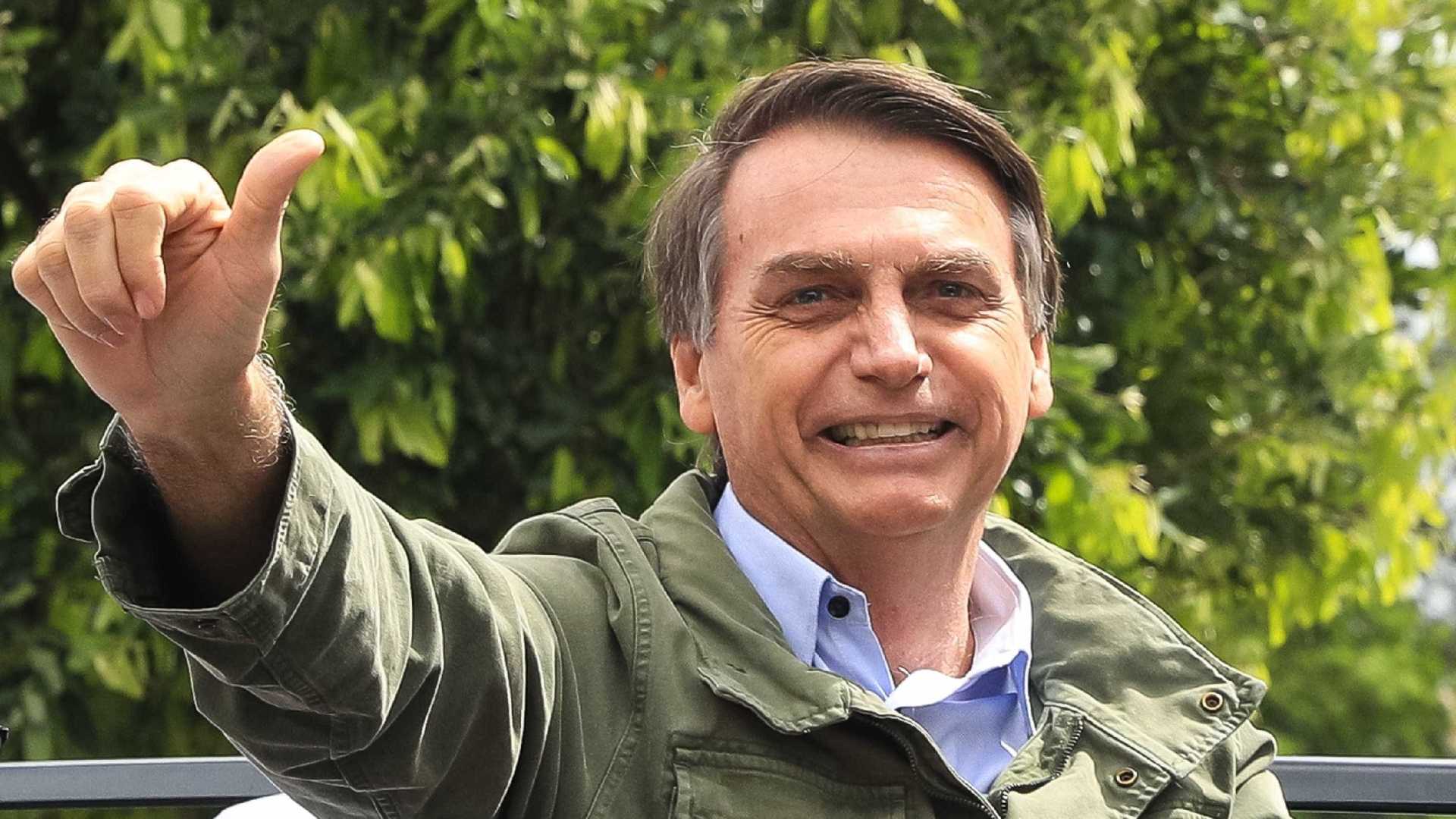 Bolsonaro agradece, mas ironiza mensagem de Haddad pós-eleição