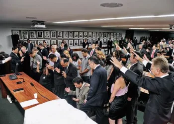 Mais da metade da bancada evangélica não se reelegeu
