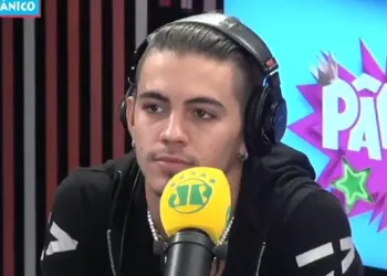 Jornalista pede demissão após discussão ao vivo com Cantor