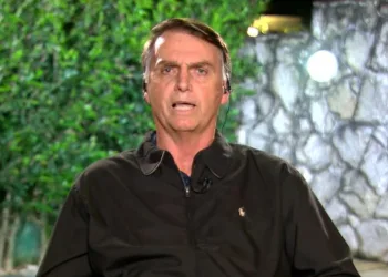 Bolsonaro diz que “dispensa” votos de quem pratica violência