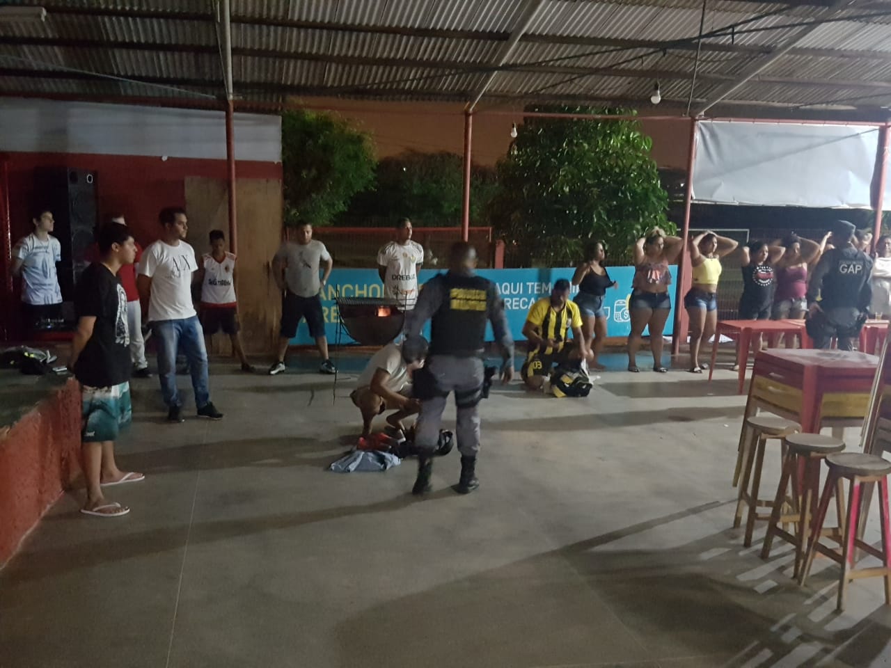 Polícia acaba com torneio de sinuca organizado por facção e prende traficante