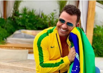 Celebridades comemoram desempenho de Jair Bolsonaro no 1° turno