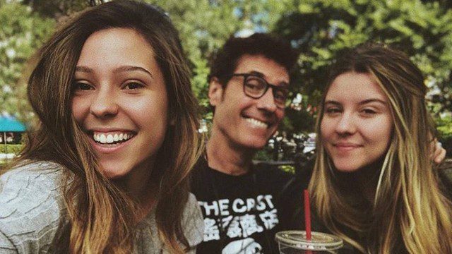 AOS 21 E 19 ANOS, FILHAS DE DINHO, DO CAPITAL INICIAL, ESTUDAM NOS EUA: ‘PAI INCENTIVOU’