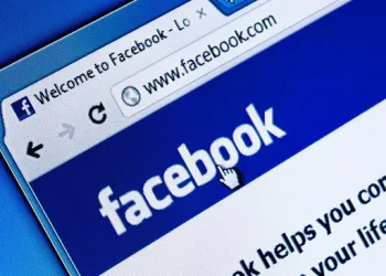 Mulher cobra R$ 3,5 mil para não divulgar vídeo de rapaz que conheceu no Facebook