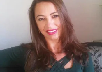 Homem quebra pescoço de ex-namorada em briga e tenta forjar suicídio