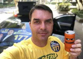 FLAVIO BOLSONARO É BANIDO DO WHATSAPP!!