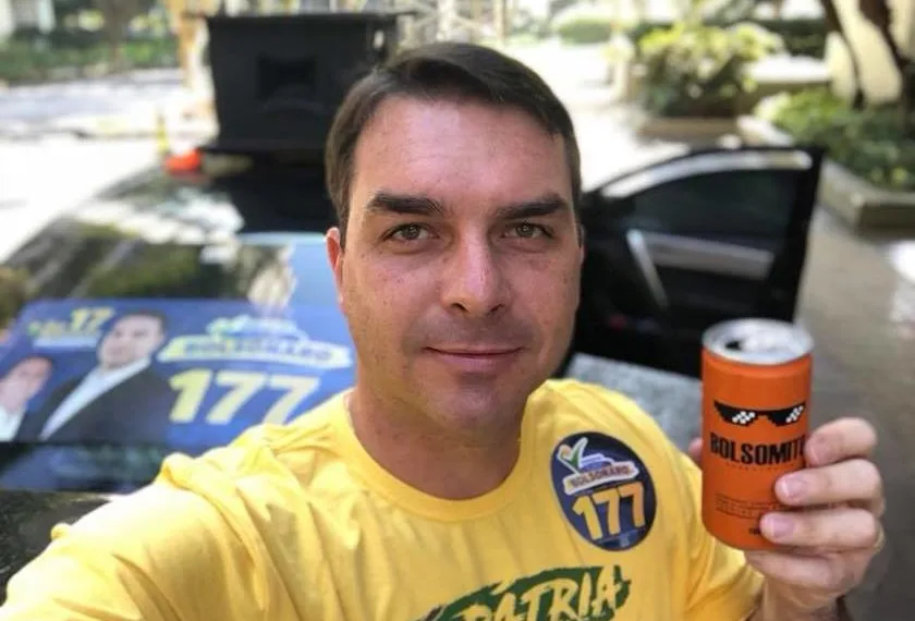 FLAVIO BOLSONARO É BANIDO DO WHATSAPP!!