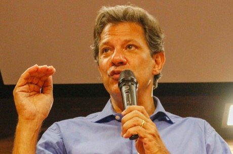Haddad é superado por Bolsonaro no voto feminino, segundo Ibope