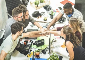 Johnson & Johnson seleciona estagiários e trainees de diversos cursos