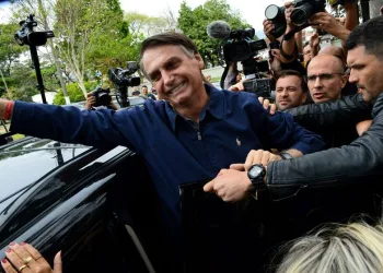 Bolsonaro também ganha no exterior. Ciro fica em segundo