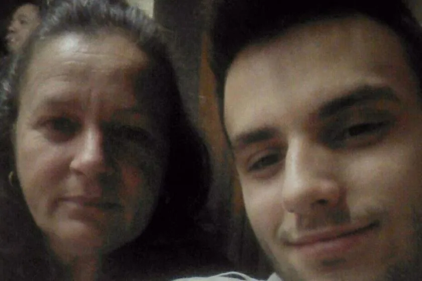 Universitário mata a mãe para que ela não sofresse com a morte dele