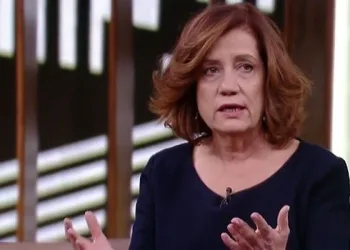 Jornalista da Globo diz que oração por Bolsonaro “causou preocupação”