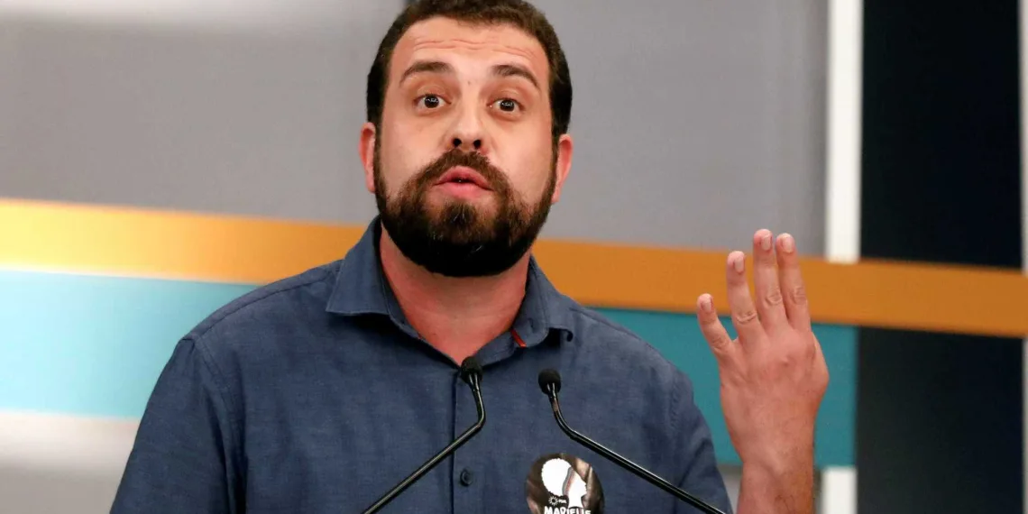 Boulos e Bolsonaro trocam farpas após declaração do líder do MTST
