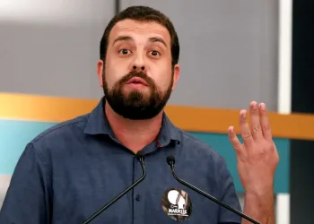Boulos e Bolsonaro trocam farpas após declaração do líder do MTST