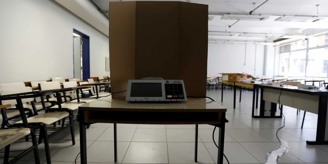 Votação no exterior é encerrada em 16 países