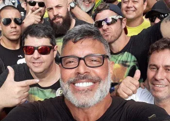 São Paulo elege palhaço, general, príncipe e ator pornô