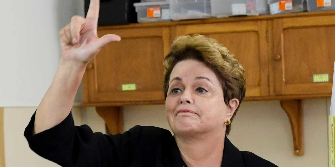 Bolsonaro morreu pela boca, diz Dilma Rousseff ao votar