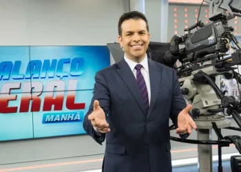 Jornalista da Record é punido por engravidar fiel da Igreja Universal