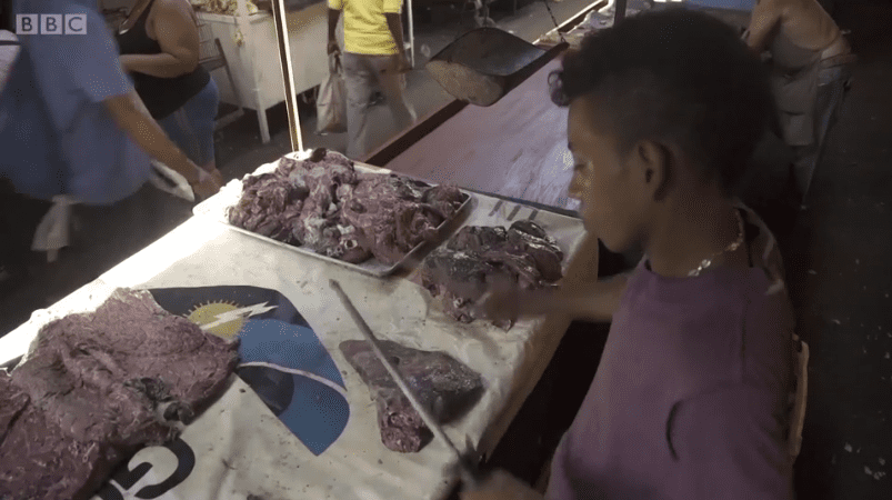 Na Venezuela, venda de carne podre e cadáveres que explodem por falta de eletricidade em necrotérios