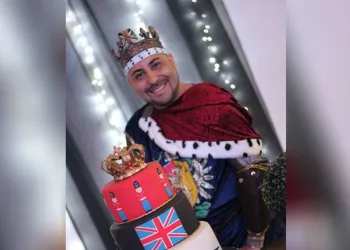 Homem que espiava mulheres em banheiros químicos é pastor evangélico